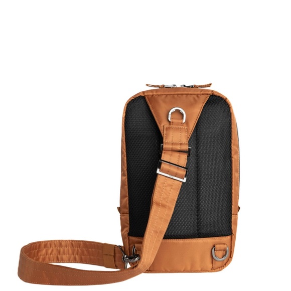 Lug Tailback Sling Bag NWT - Picture 6 of 16